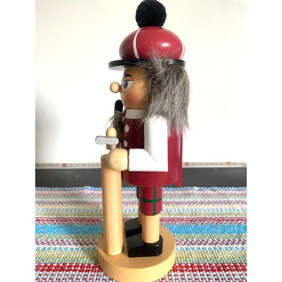 Nutcracker Christmas Decor Plaid Golfer 10 Inches wooden Place ans Time - Picture 5 of 7